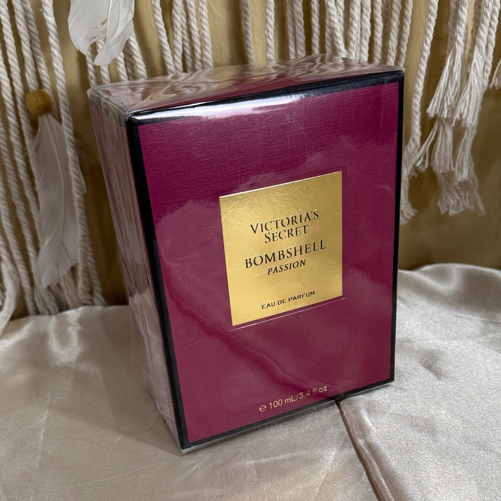 Victoria's Secret Bombshell Passion Eau de Parfum 3.4fl oz